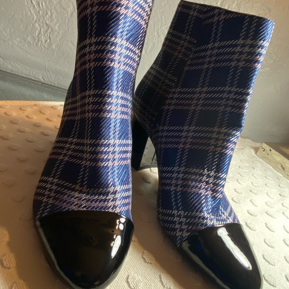1901 Whitaker Blue Plaid Bootie with Patent Toe and Heel - Picture 9 of 16